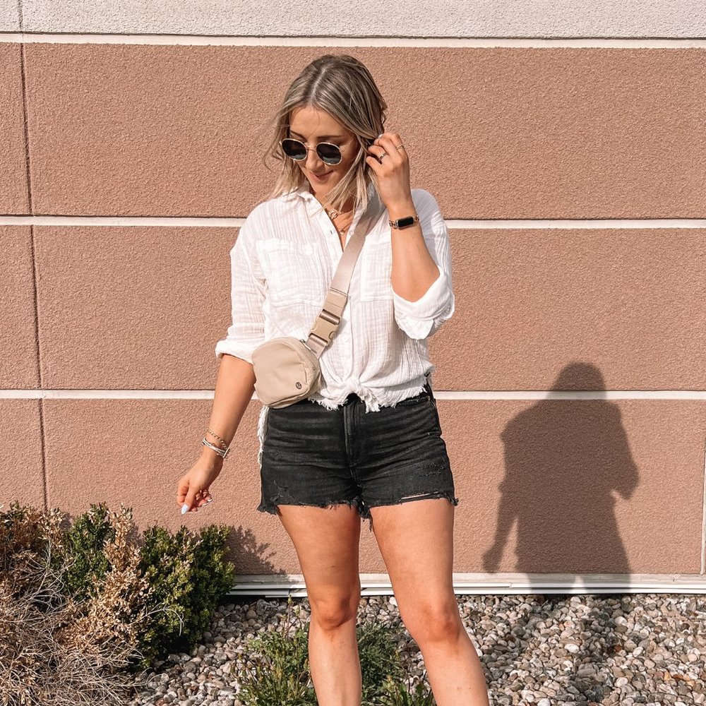 American Eagle 90s Boyfriend Shorts Size 8